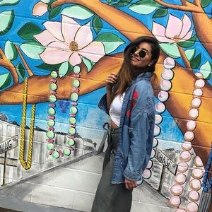 Meet your Posher, Demi